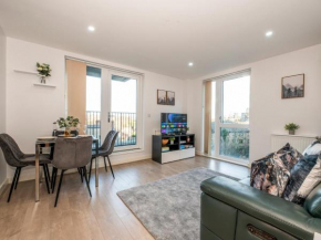 Pass the Keys Cosy 2-Bedroom 2-Bath Flat in Greater London